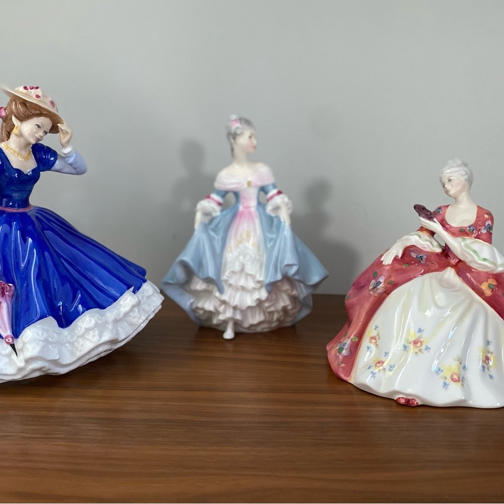 Royal Doulton Figure of the Year - Mary